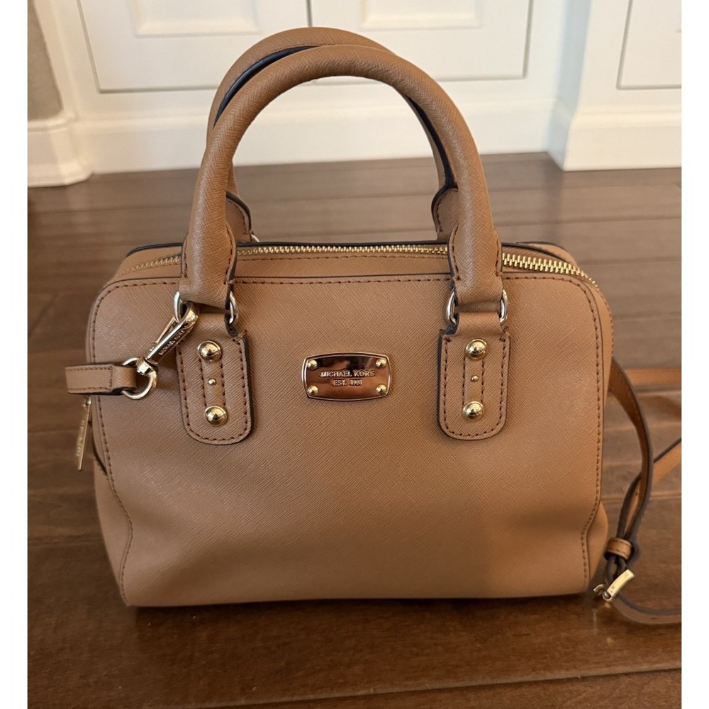 Michael Kors Sandrine Saffiano Satchel Purse Tan Zipper Crossbody Hand Bag EUC
